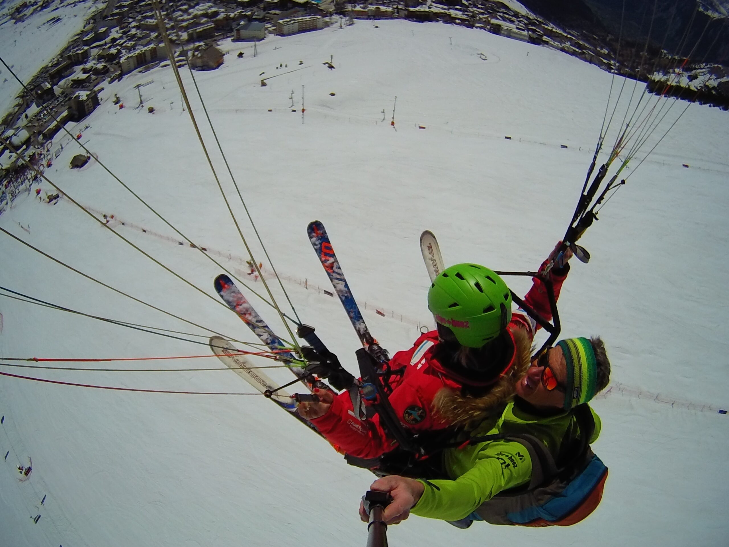 DCIM100MEDIA Vol en parapente signal alpe d'huez