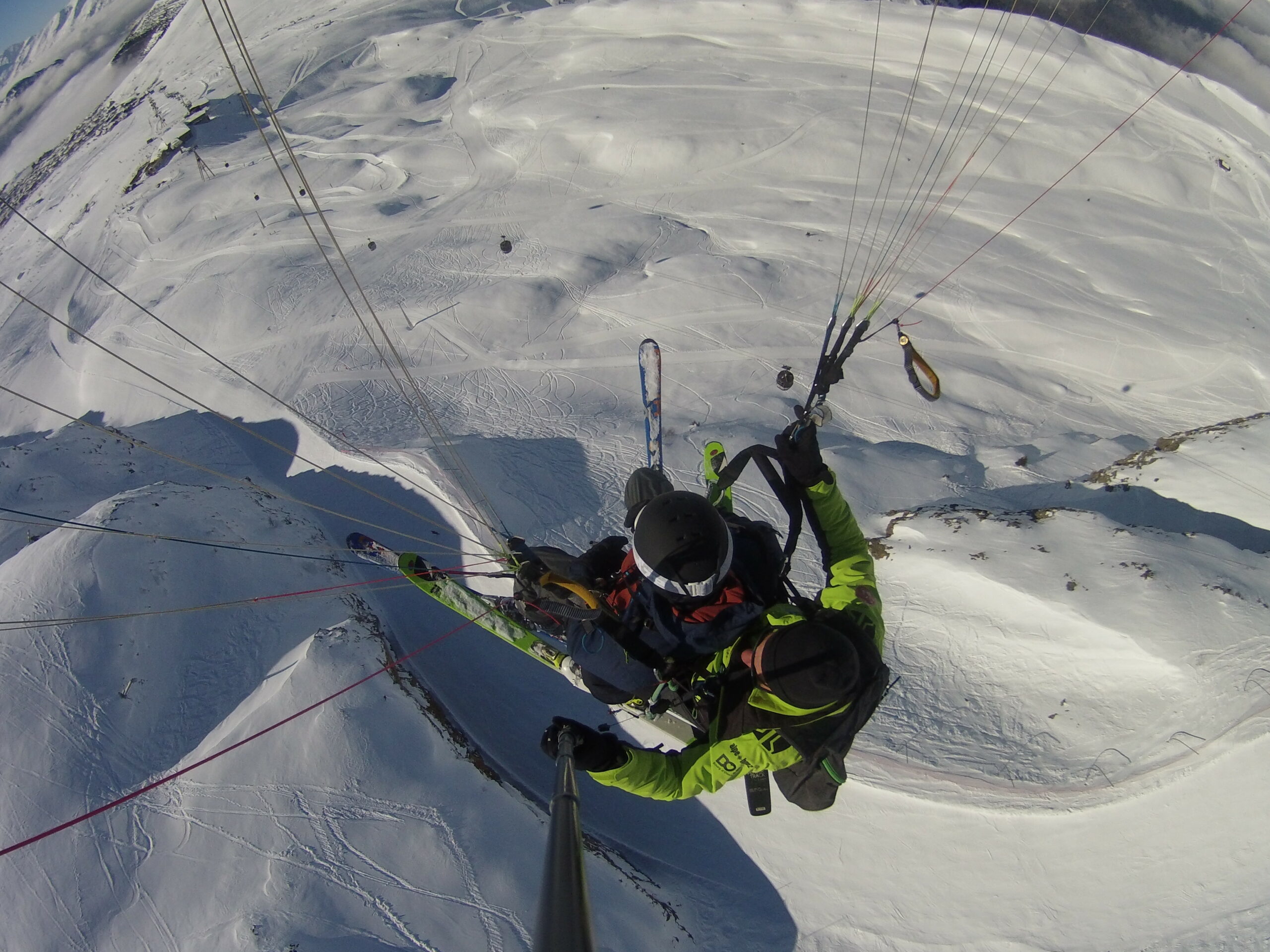 marmotte 3 parapente Volez en parapente le plus haut possible ! décollage à marmotte 3 en parapente à ski avec alpe d'huez parapente